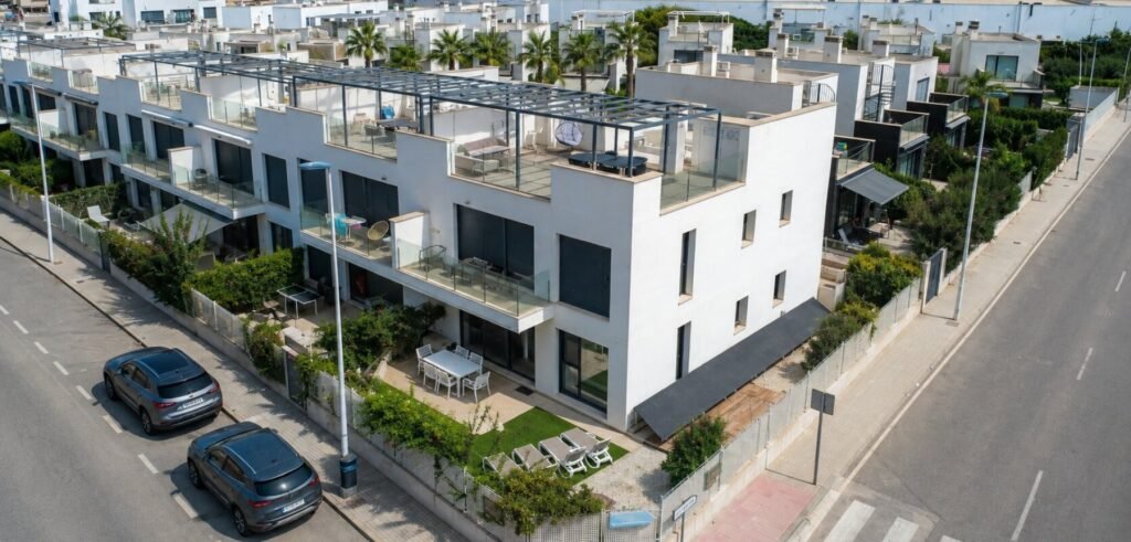A garden home with solar panels in Punta Prima