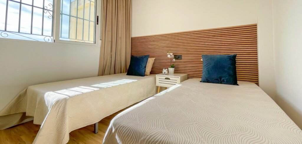 Renovēta rindu māja ar dārzu, Orihuela Costa