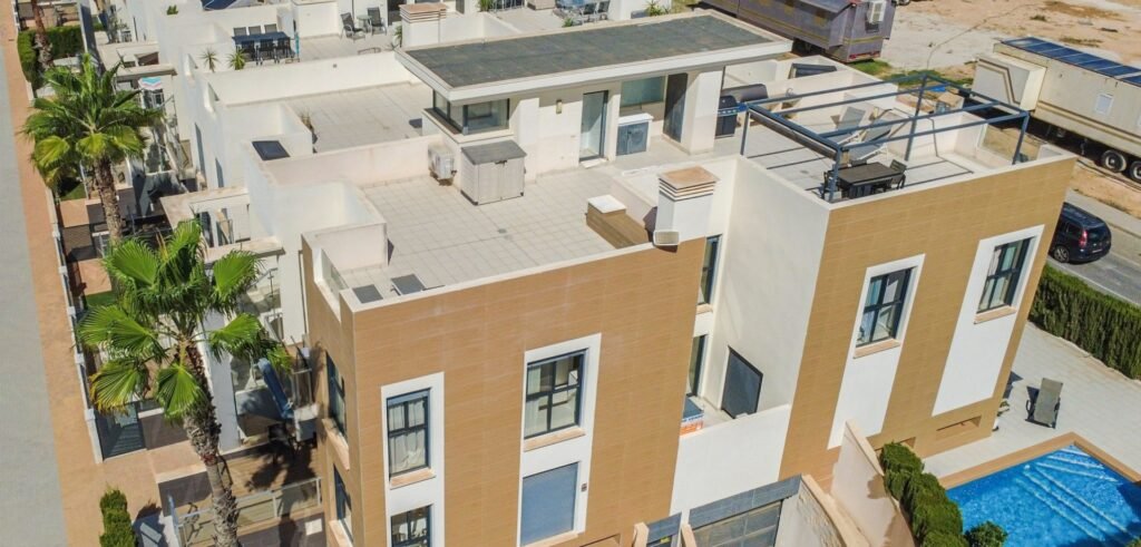 Penthaus ar plašu jumta terasi La Zenia