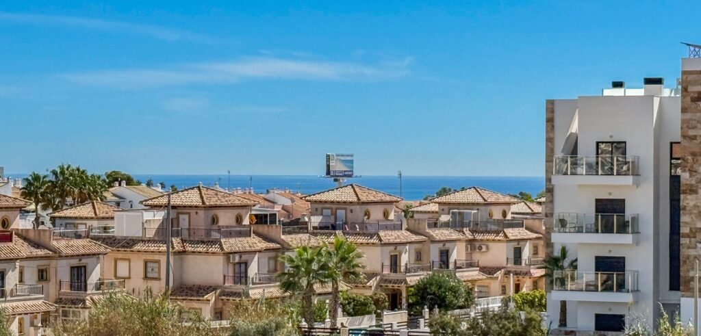 Penthaus ar plašu jumta terasi La Zenia