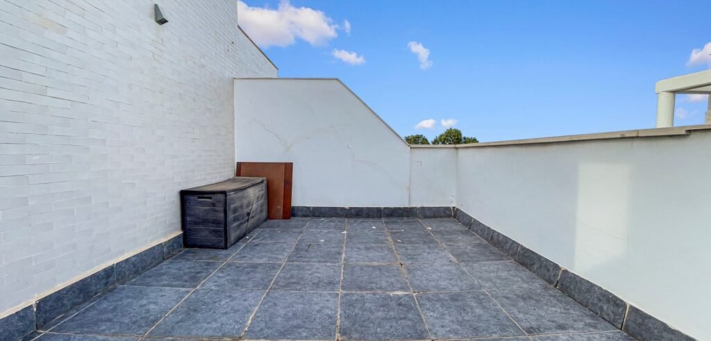 A roof terrace near the beach in El Mojón