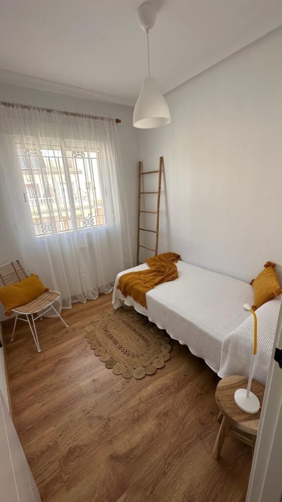 Koti ja yhteinen uima-allas – La Zenia