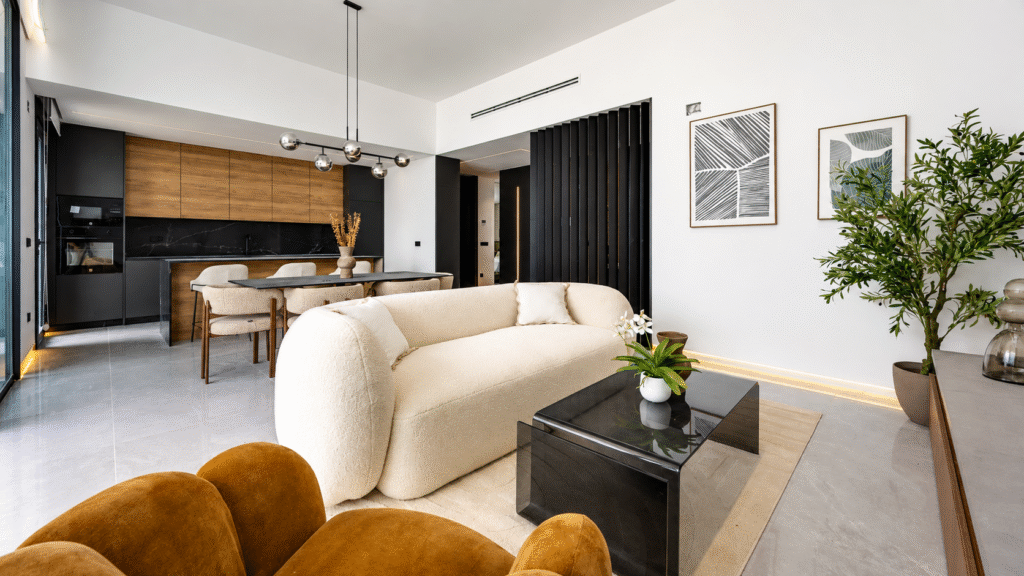 Sunrise Hills – Moderni huvila omalla uima-altaalla Los Balconesissa