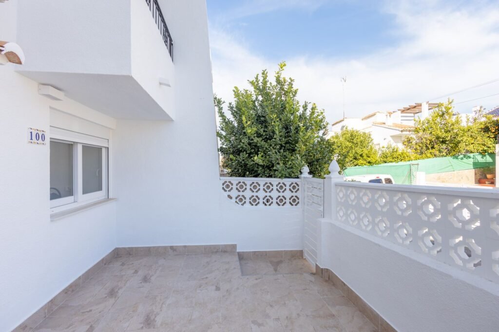 Remontoitu rivitalokoti Los Balconesissa
