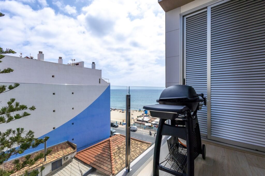 Ático con vistas al mar en Playa de los Locos