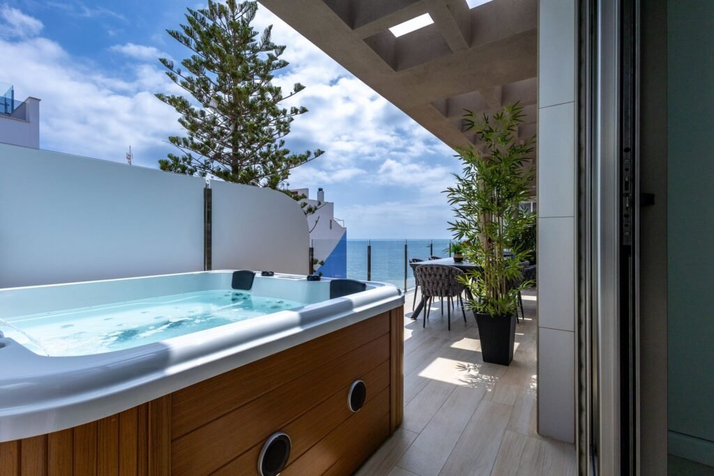 Ático con vistas al mar en Playa de los Locos