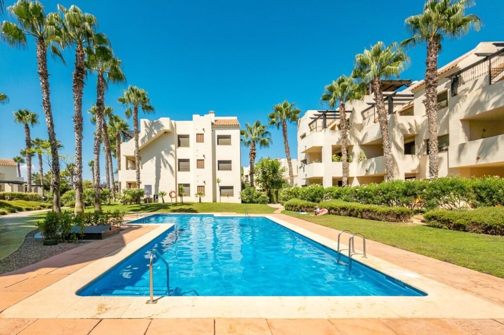 Narożny apartament przy polu Roda Golf