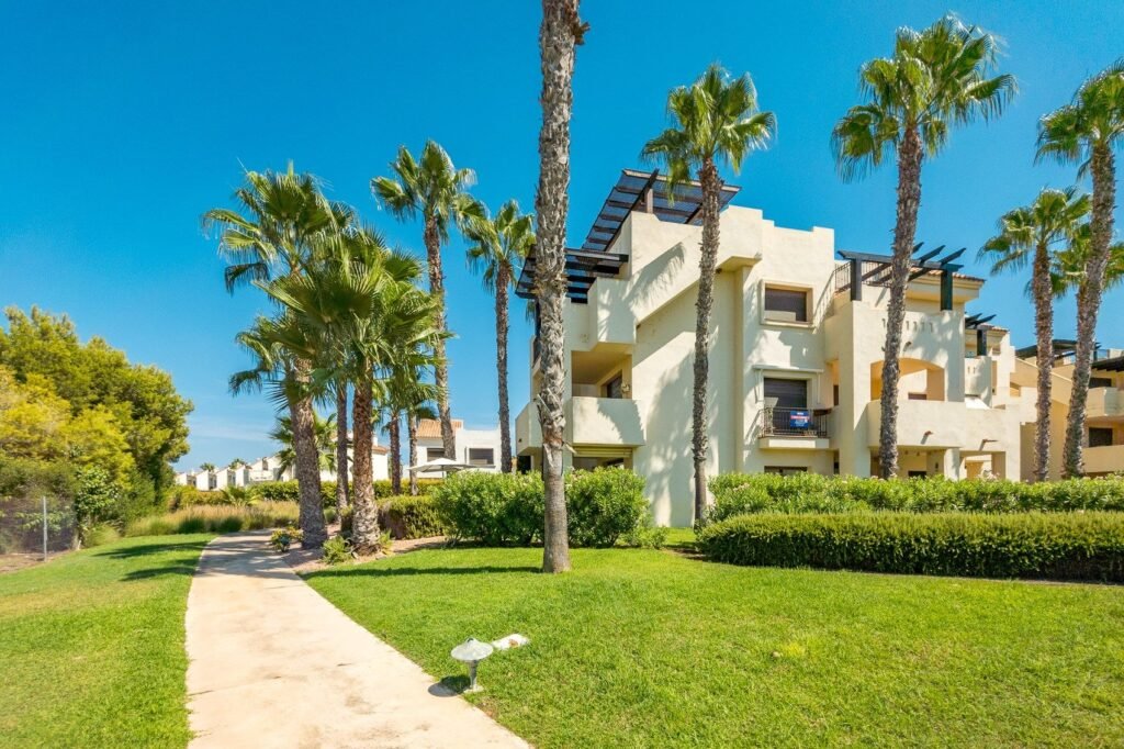 Narożny apartament przy polu Roda Golf