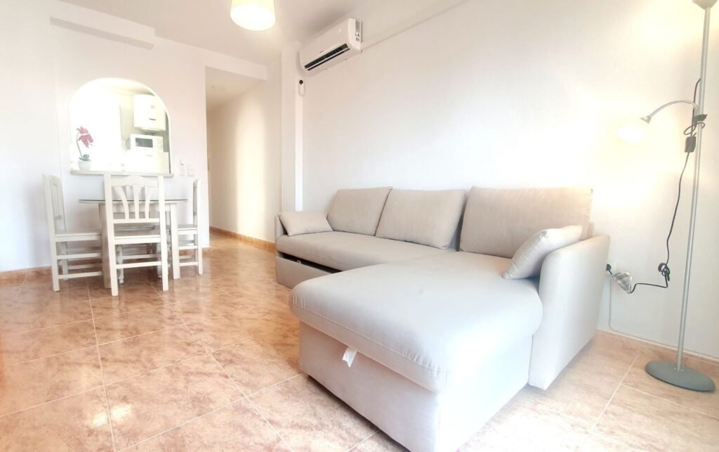 Kattohuoneisto Torreviejan keskustassa