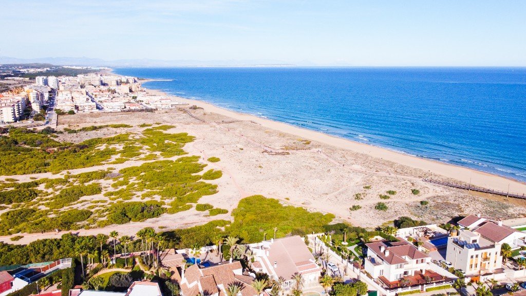 Plaša villa ar privātu baseinu – La Mata