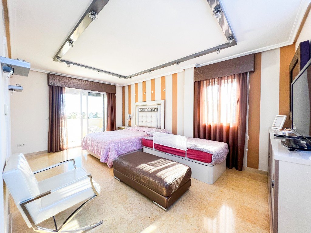 Plaša villa ar privātu baseinu – La Mata