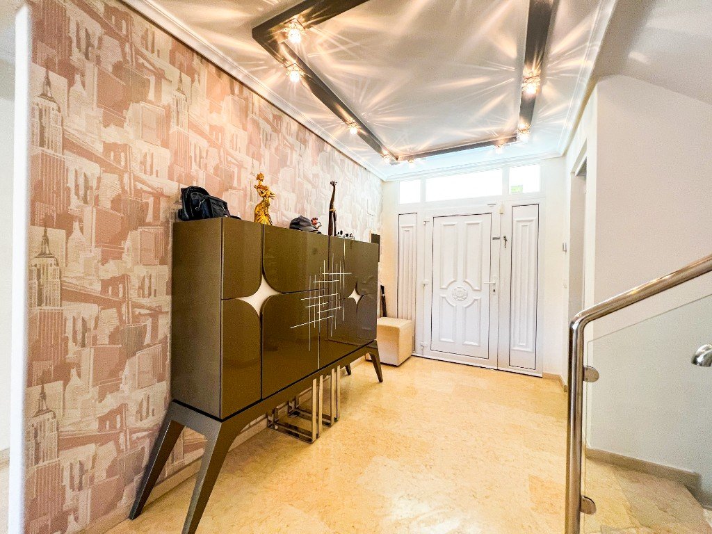 Plaša villa ar privātu baseinu – La Mata