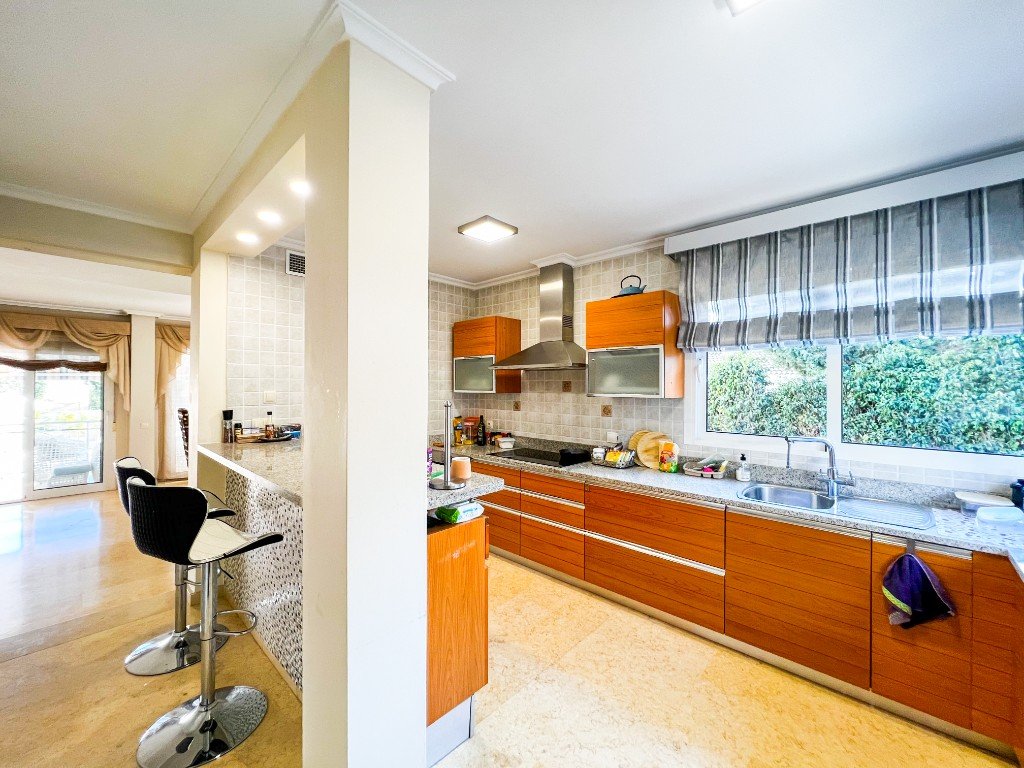 Plaša villa ar privātu baseinu – La Mata