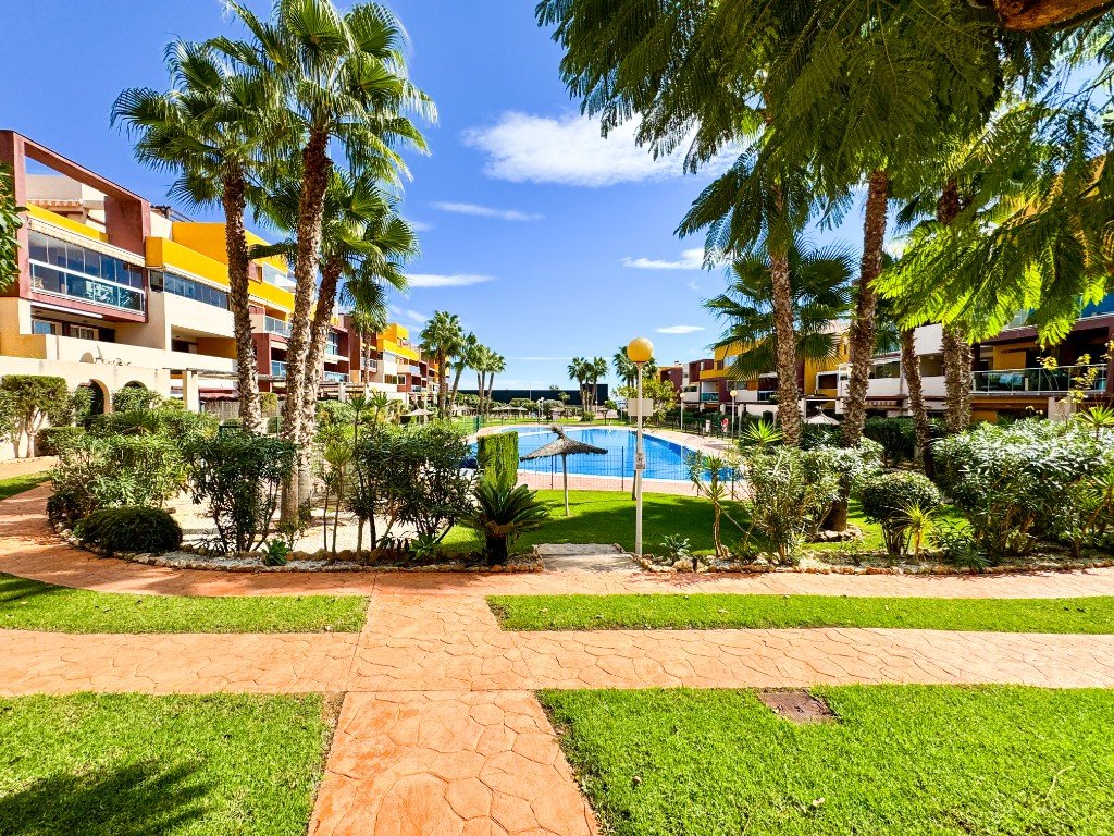 Atjaunots mājoklis netālu no jūras – Playa Flamenca