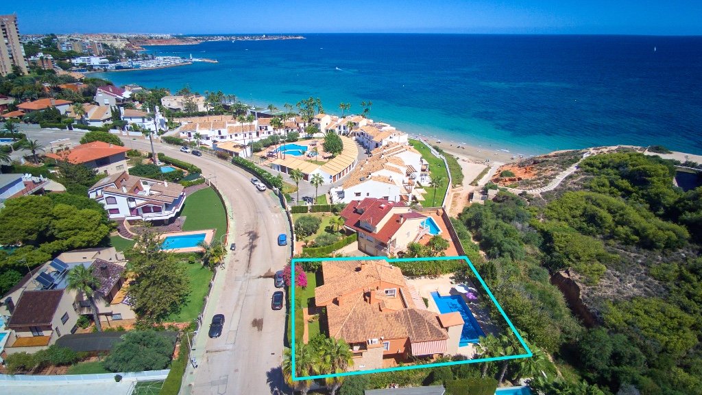 Huvila ja Välimeren maisemat – Campoamor