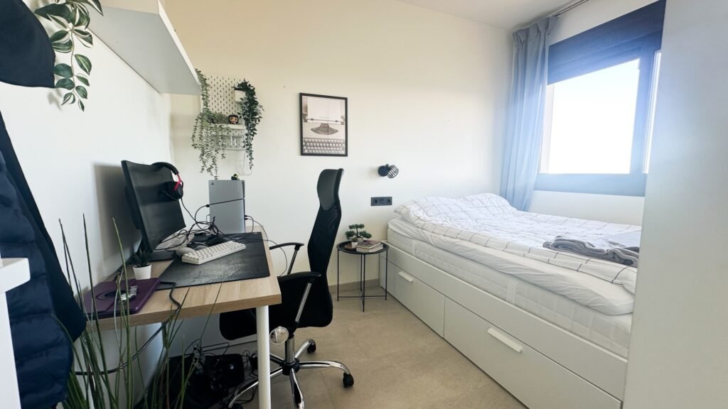 Ylimmän kerroksen bungalow omalla kattoterassilla Los Balconesissa