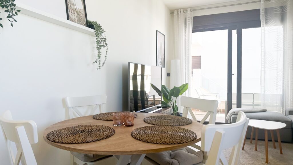 Ylimmän kerroksen bungalow omalla kattoterassilla Los Balconesissa