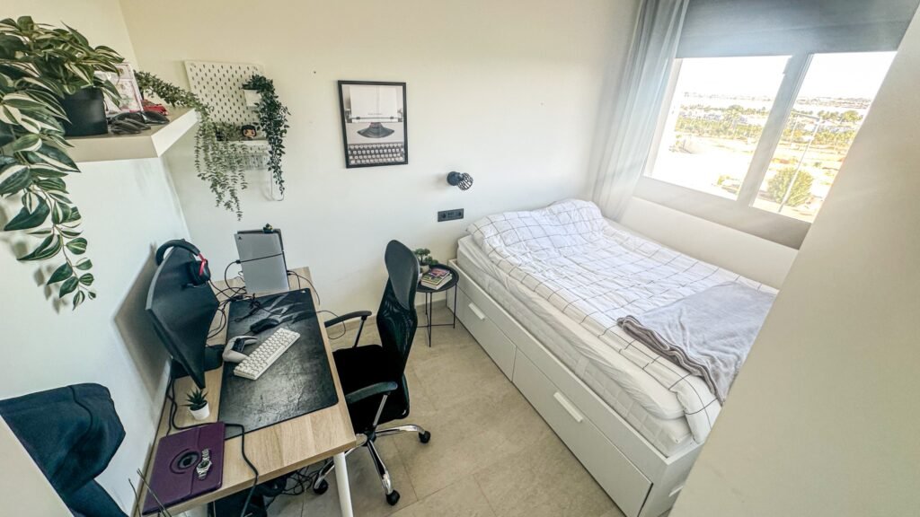 Ylimmän kerroksen bungalow omalla kattoterassilla Los Balconesissa