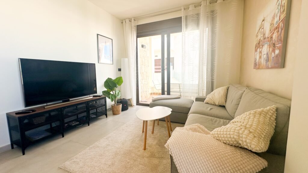 Ylimmän kerroksen bungalow omalla kattoterassilla Los Balconesissa