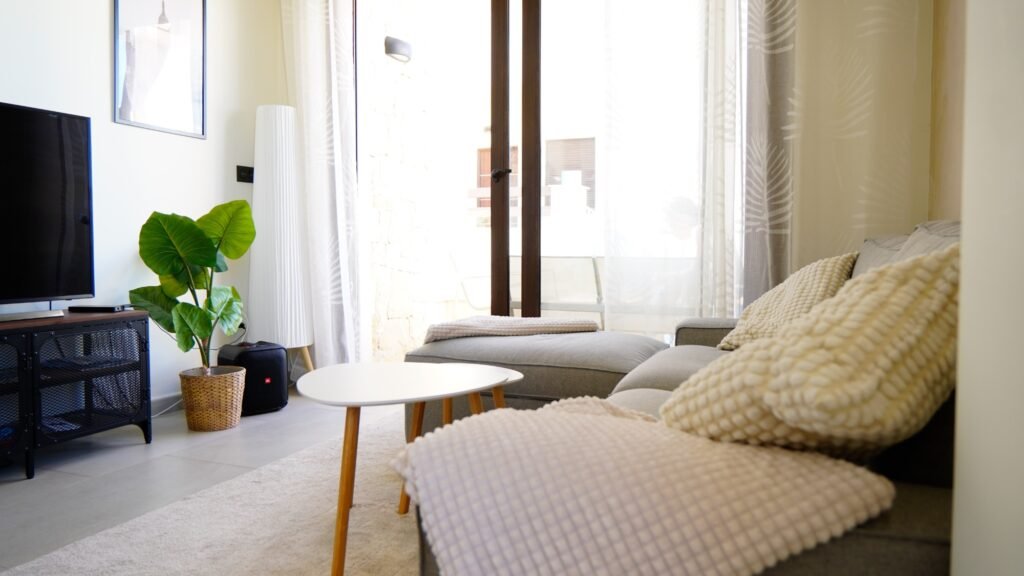 Ylimmän kerroksen bungalow omalla kattoterassilla Los Balconesissa