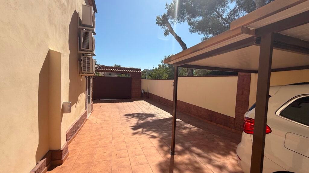 Tilava huvila omalla uima-altaalla – Los Balcones