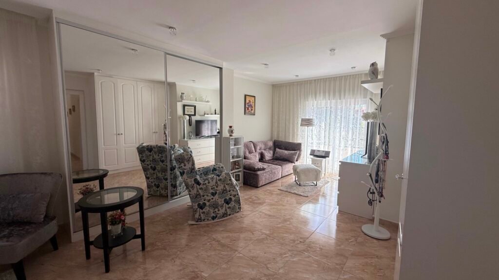 Tilava huvila omalla uima-altaalla – Los Balcones