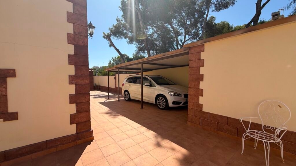 Tilava huvila omalla uima-altaalla – Los Balcones