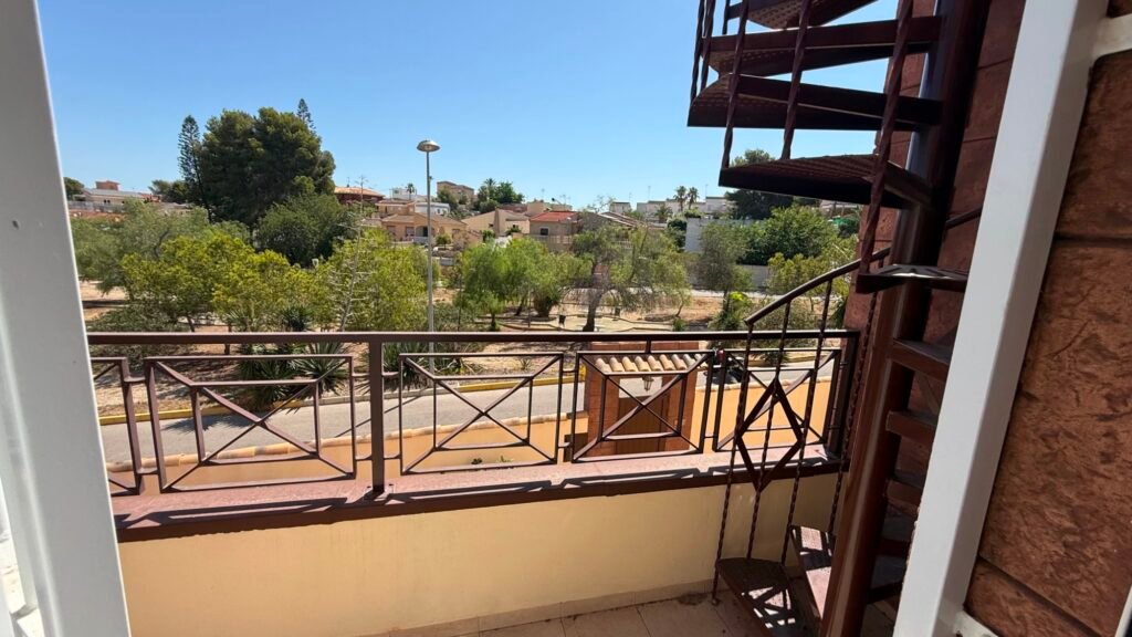 Tilava huvila omalla uima-altaalla – Los Balcones