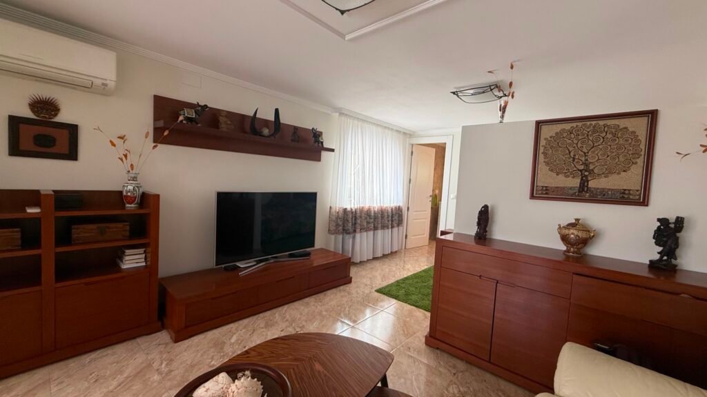 Tilava huvila omalla uima-altaalla – Los Balcones