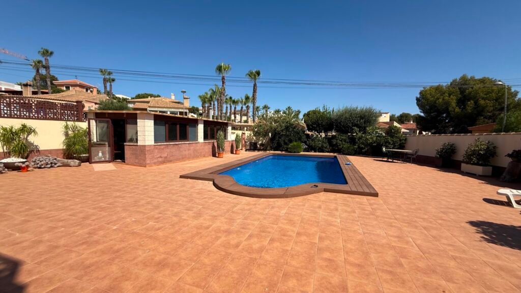 Tilava huvila omalla uima-altaalla – Los Balcones