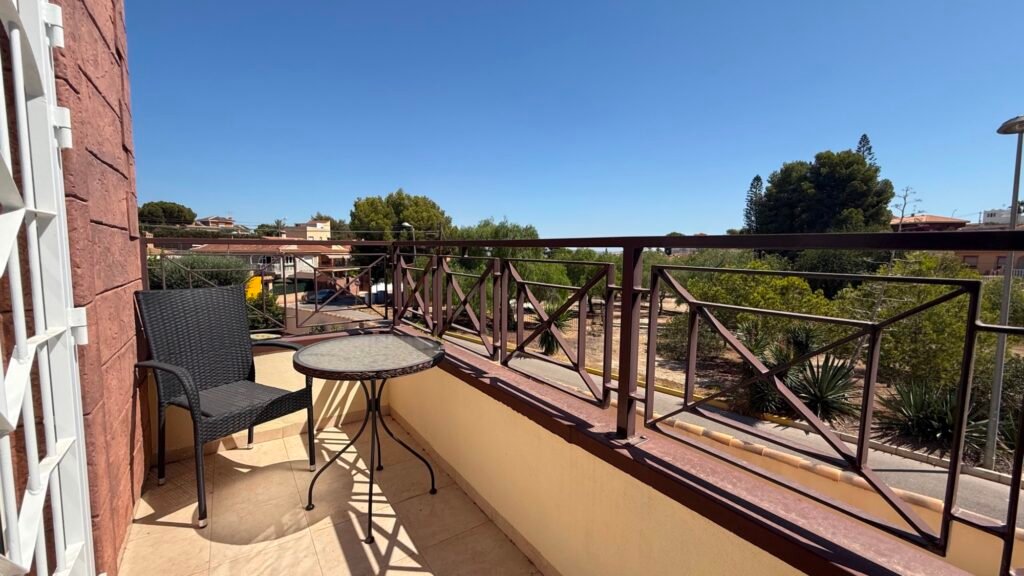 Tilava huvila omalla uima-altaalla – Los Balcones