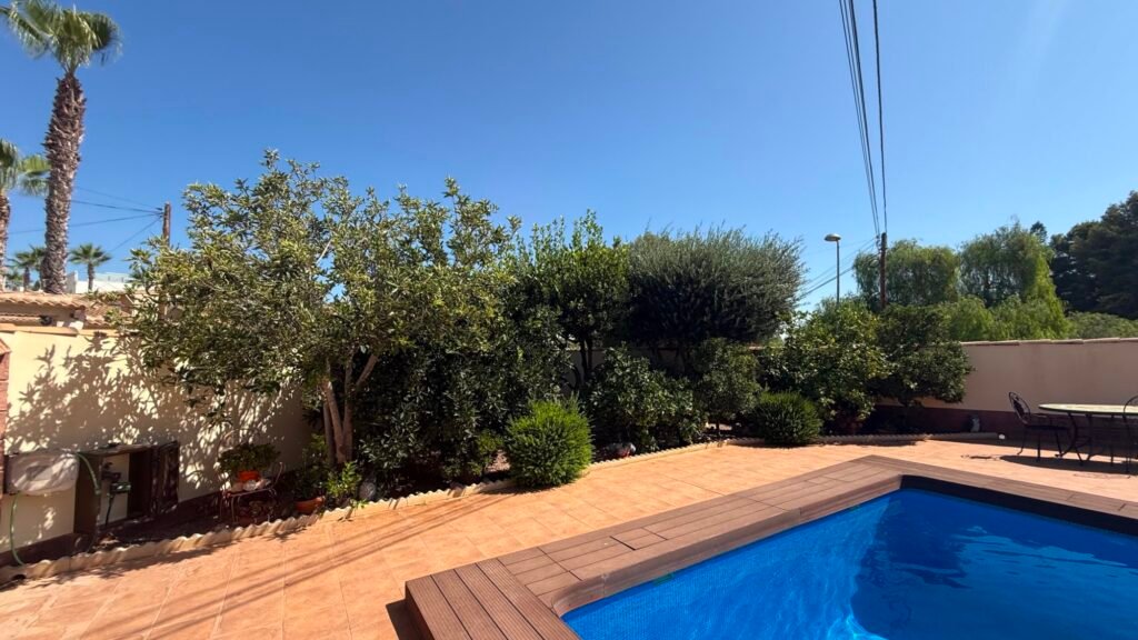 Tilava huvila omalla uima-altaalla – Los Balcones