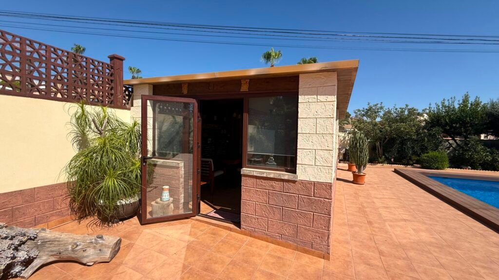 Tilava huvila omalla uima-altaalla – Los Balcones