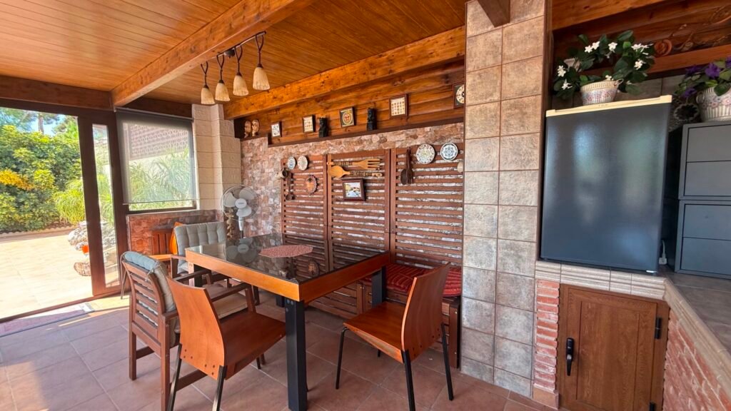 Tilava huvila omalla uima-altaalla – Los Balcones