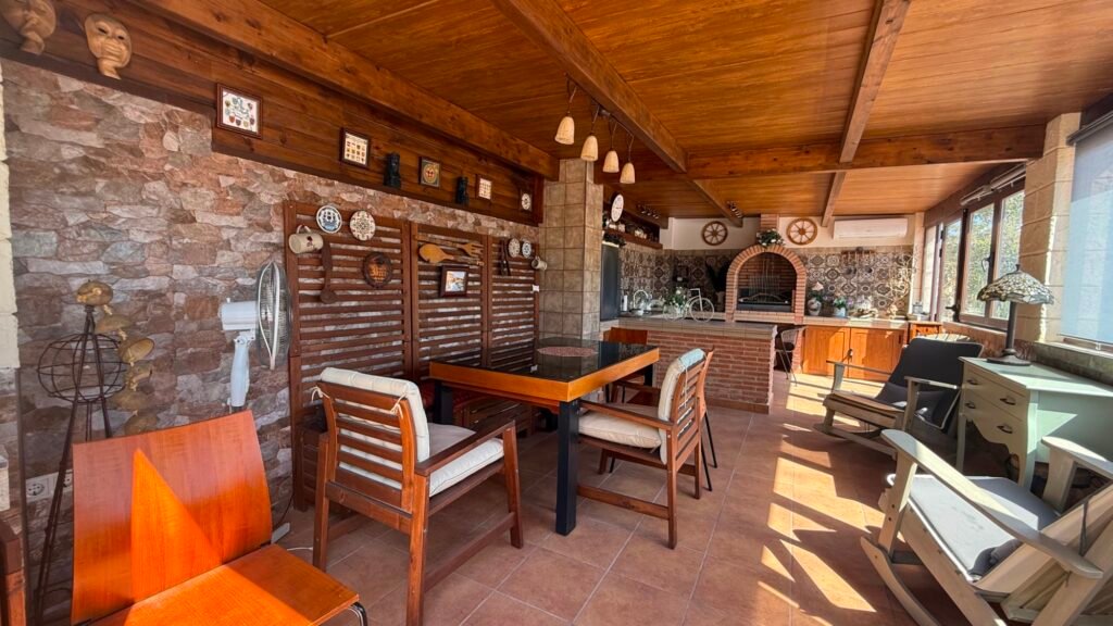 Tilava huvila omalla uima-altaalla – Los Balcones