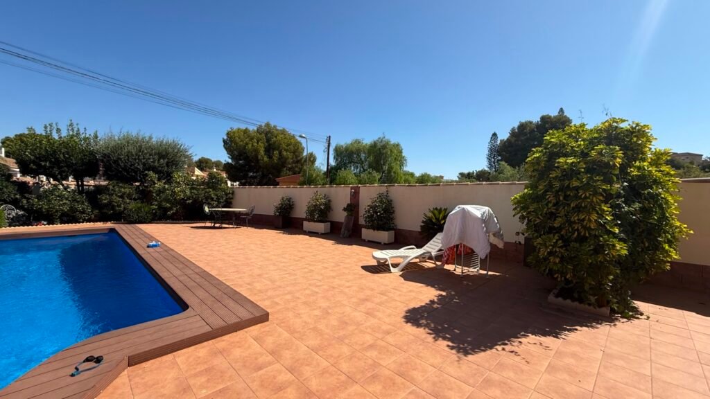 Tilava huvila omalla uima-altaalla – Los Balcones