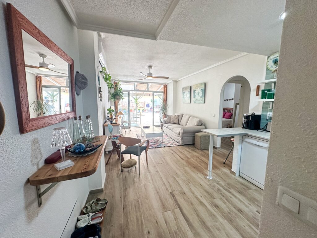 Oma patio lähellä rantaa – Playa del Cura