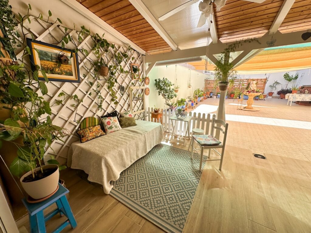 Oma patio lähellä rantaa – Playa del Cura