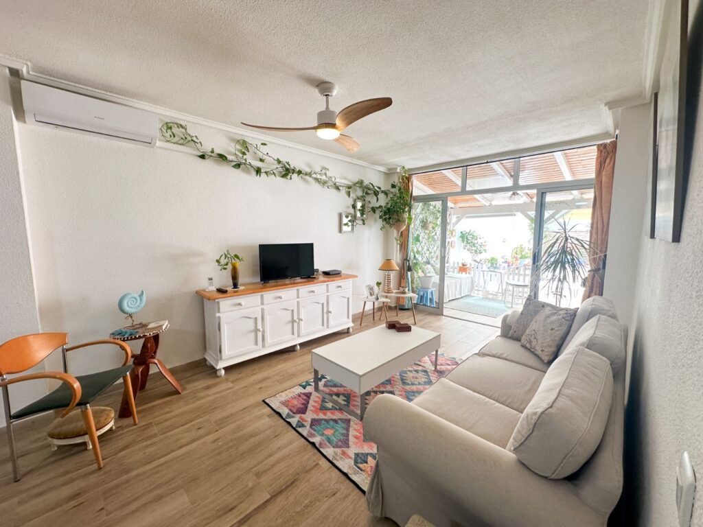 Oma patio lähellä rantaa – Playa del Cura