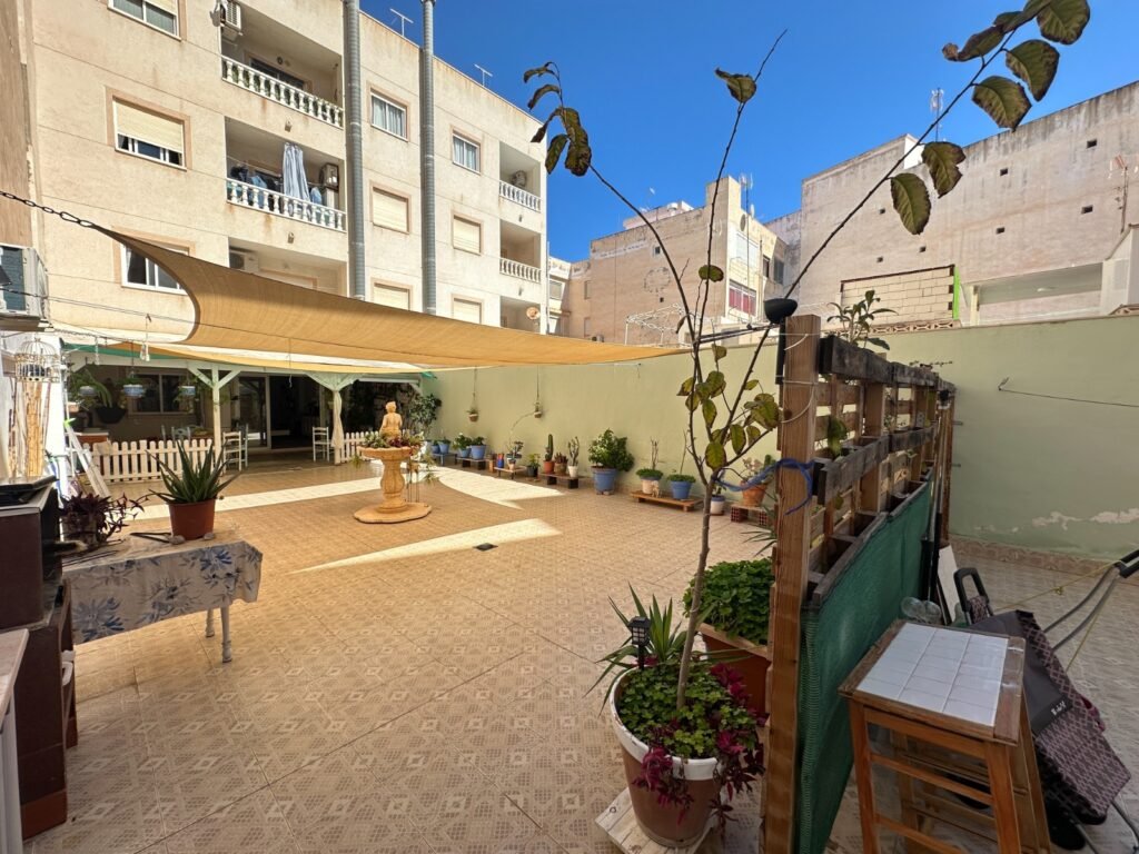 Oma patio lähellä rantaa – Playa del Cura