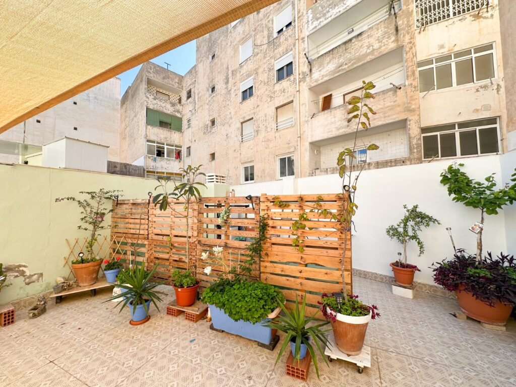 Oma patio lähellä rantaa – Playa del Cura