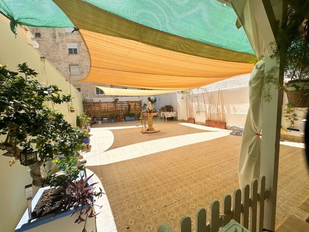 Oma patio lähellä rantaa – Playa del Cura