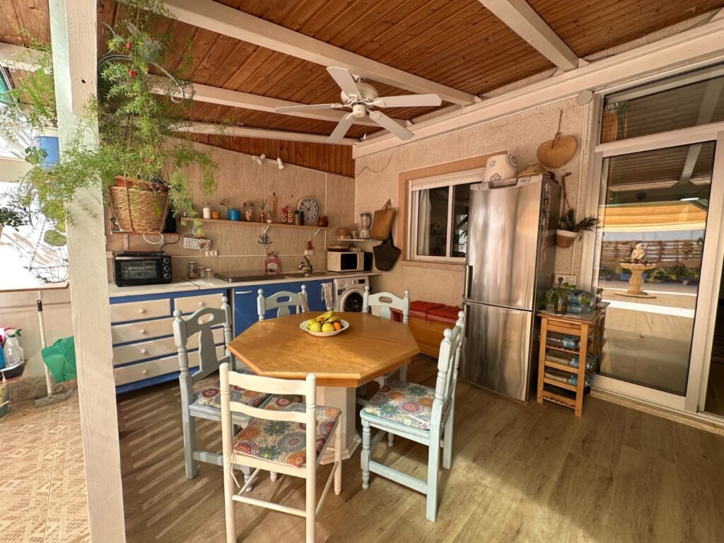 Oma patio lähellä rantaa – Playa del Cura