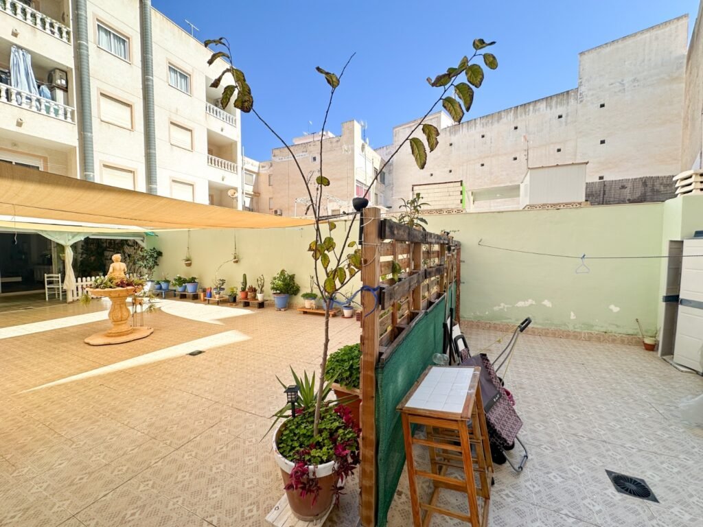 Oma patio lähellä rantaa – Playa del Cura