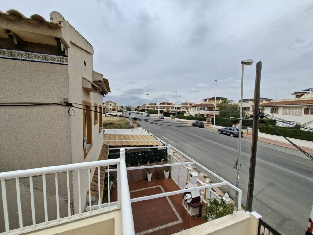 Viihtyisä bungalow aurinkoisiin päiviin – Playa Flamenca