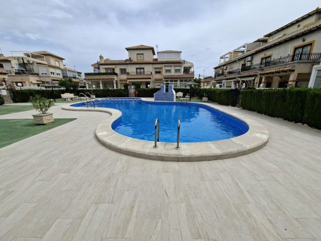 Viihtyisä bungalow aurinkoisiin päiviin – Playa Flamenca