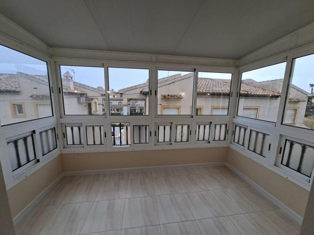 Viihtyisä bungalow aurinkoisiin päiviin – Playa Flamenca