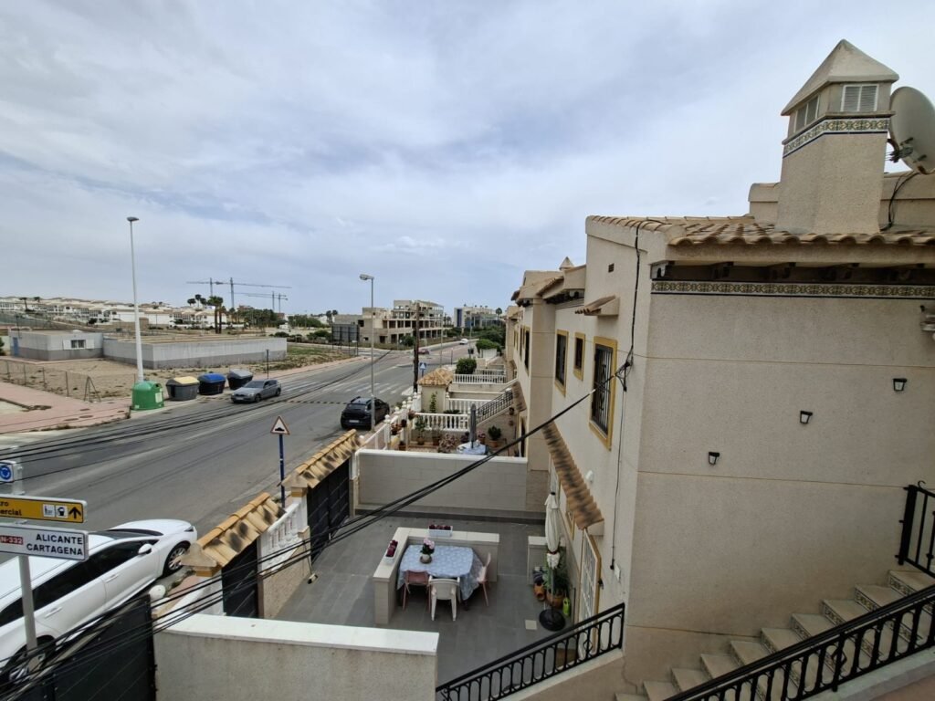 Viihtyisä bungalow aurinkoisiin päiviin – Playa Flamenca