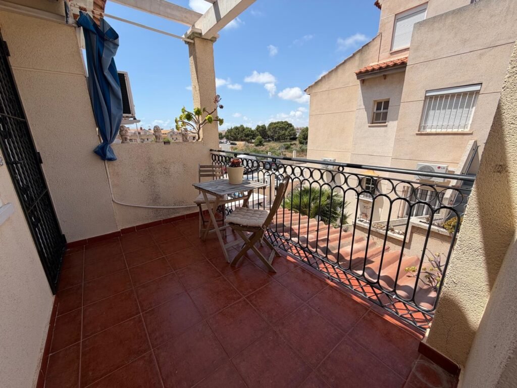Bostad med egen takterrass – Playa Flamenca
