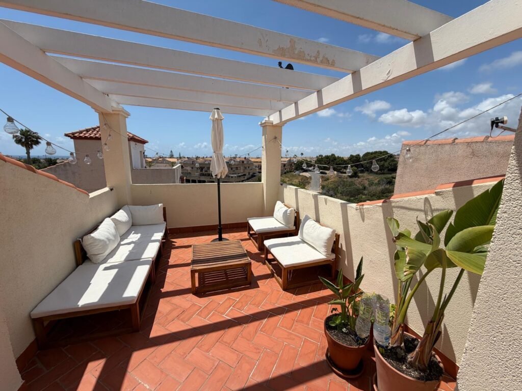 Bostad med egen takterrass – Playa Flamenca